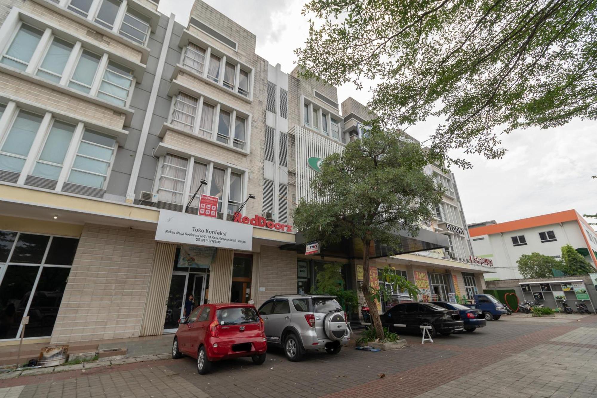 Reddoorz Near Universitas Esa Unggul Bekasi Harapan Indah Exteriér fotografie